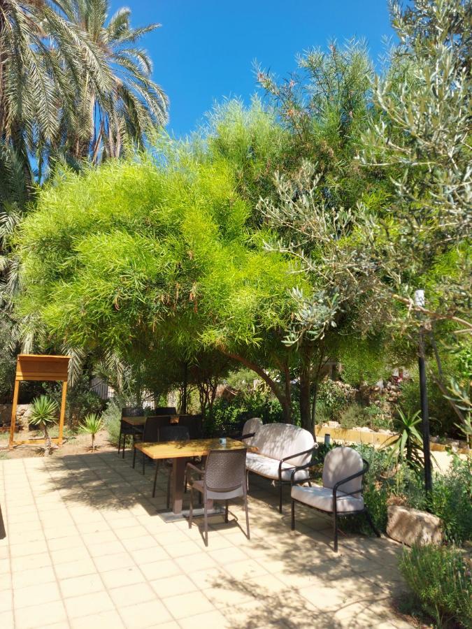 פמגוסטה Golden Palms Guest House & Cafe מראה חיצוני תמונה