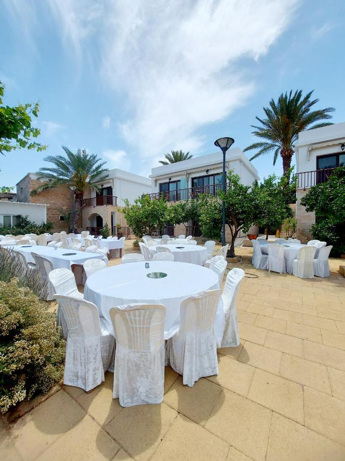 פמגוסטה Golden Palms Guest House & Cafe מראה חיצוני תמונה