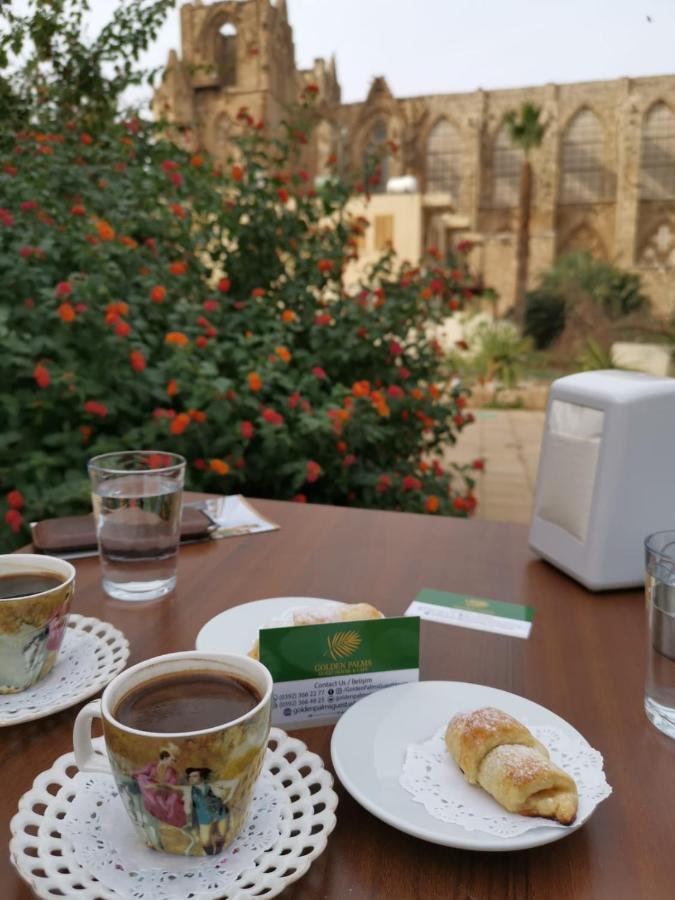 פמגוסטה Golden Palms Guest House & Cafe מראה חיצוני תמונה