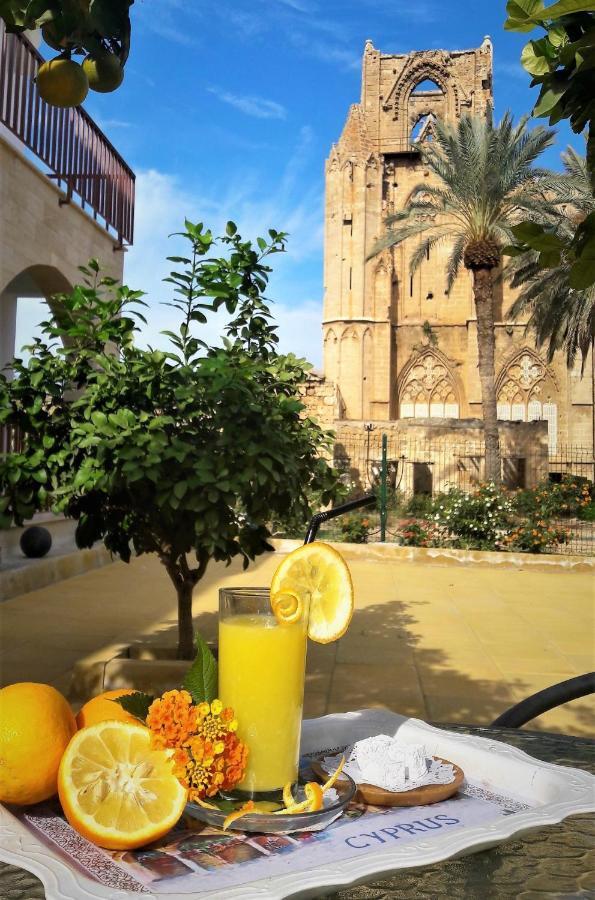 פמגוסטה Golden Palms Guest House & Cafe מראה חיצוני תמונה