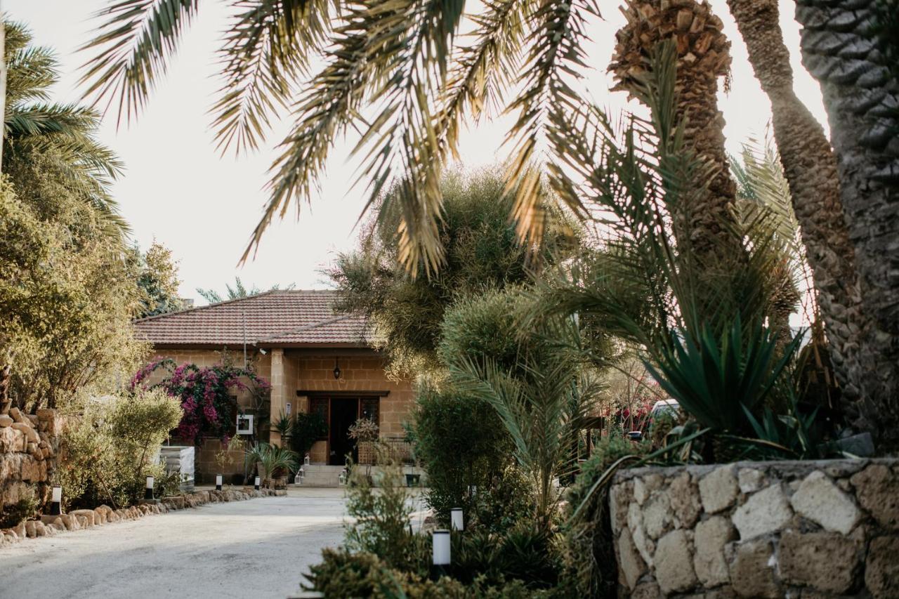 פמגוסטה Golden Palms Guest House & Cafe מראה חיצוני תמונה